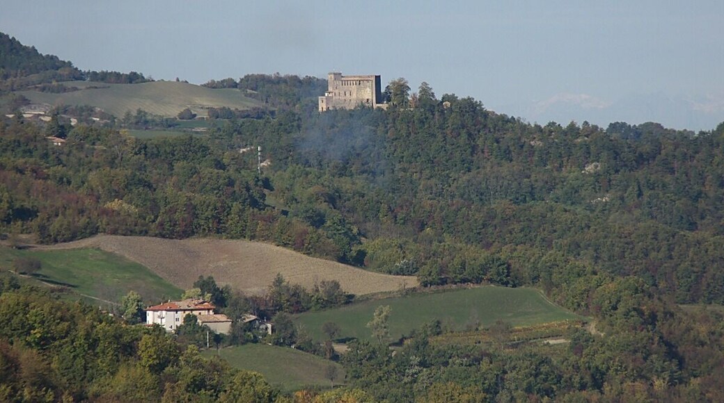 Castello di Zavattarello (telefoto)