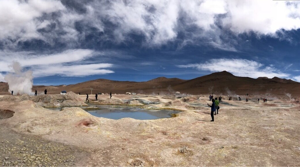 Geyser at over 4,000m high altitude