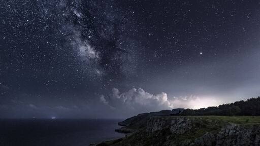 According to one interpretation Porto Badisco was the first landing of Aeneas, described in Virgil's Aeneid: the hero would make a stopover here on his trip to Italy after fleeing from Troy.
In Porto Badisco there is also the "Grotta dei Cervi", a cave which contains important drawings made with bat guano dating to the Neolithic period and is characterized by numerous ravines and coves of exceptional beauty. In Direction Santa Caesarea-Castro-Leuca, furthermore, there is the so-called "Grotta delle Striare", that is, the witches' cave, characteristic for entry crossed diagonally by a tongue of rock.
Since October 2006, part of the territory of Otranto is part of the Leuca Otranto-Santa Maria Coast Park and Tricase Forest, established by the Region of Puglia in order to safeguard the east coast of Salento, rich in precious architectural monuments and important species animals and plants.