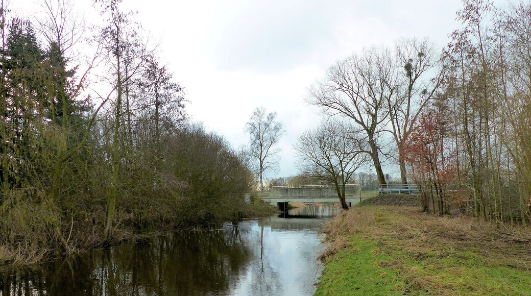 Die Kleine Aller bei Warmenau, Blickrichtung Süden, Brücke Hannoversche Straße.