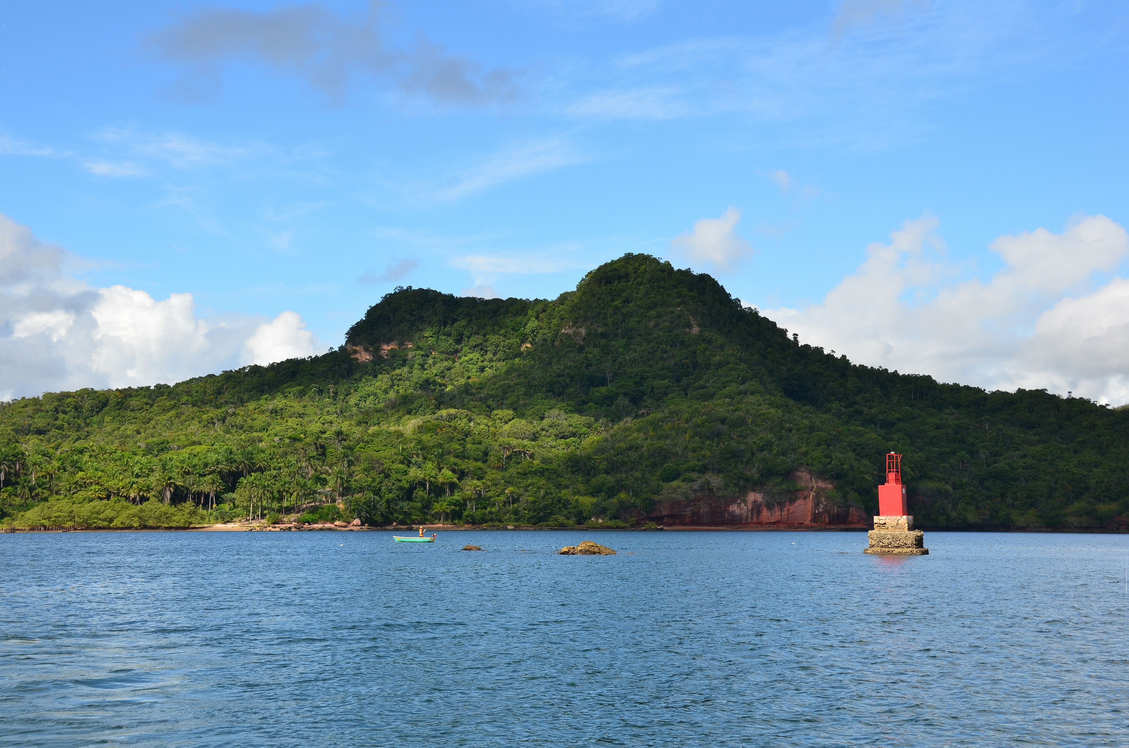 Landscape of the Paraguaçu River in the region between the municipalities of Maragogipe and Saubara. Region at the mouth of the Paraguaçu River, which flows into the Baía de Todos os Santos - Bahia 