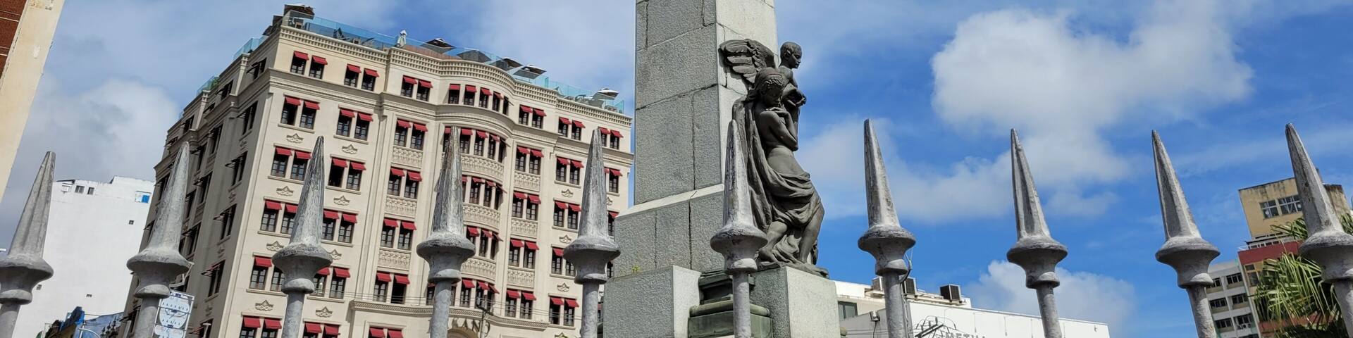Vista do monumento a Castro Alves em Salvador, Bahia, Brazil