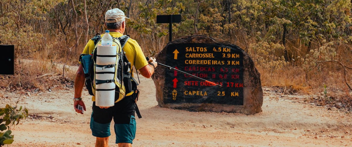 Caminhada Trekking Travessia Natureza Rio Preto Chapada dos Veadeiros Cerrado Paisagem Rios Seca Goiás Centro-Oeste Brasil Ecoturismo Reserva Natural Aventura Trilha Savana Conservação Flora Turismo