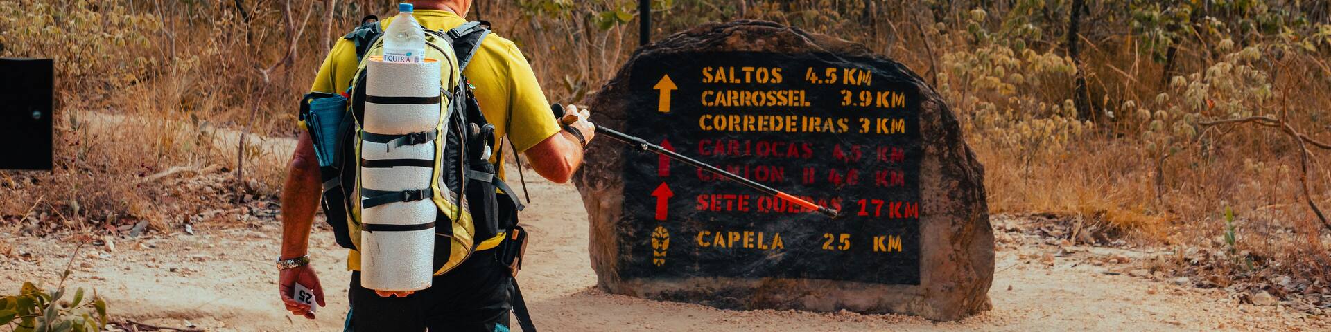 Caminhada Trekking Travessia Natureza Rio Preto Chapada dos Veadeiros Cerrado Paisagem Rios Seca Goiás Centro-Oeste Brasil Ecoturismo Reserva Natural Aventura Trilha Savana Conservação Flora Turismo