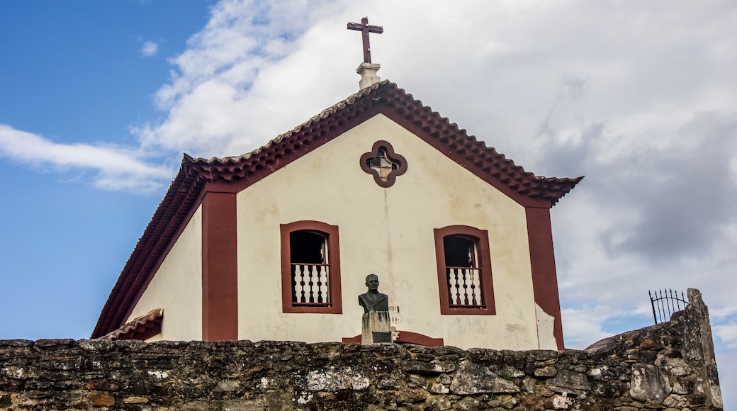 聖若昂內波穆塞努