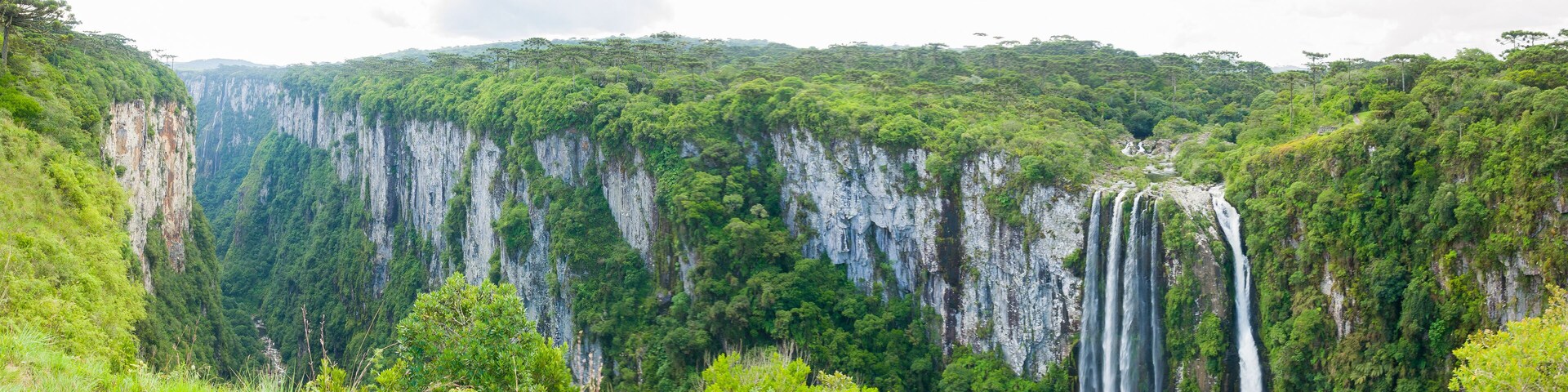 Beautiful landscape of Itaimbezinho Canyon and green rainforest, Cambara do Sul, Rio Grande do Sul, Brazil