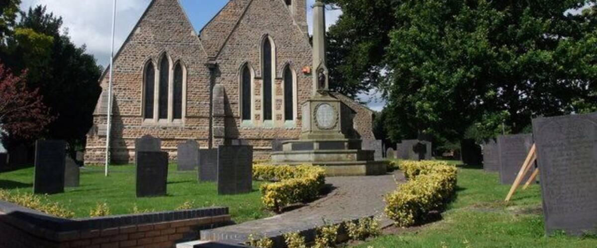 Church of St Mary, and War Memorial, Radcliffe on Trent A very detailed history of the church is at http://southwellchurches.nottingham.ac.uk/r01/hhistory.html