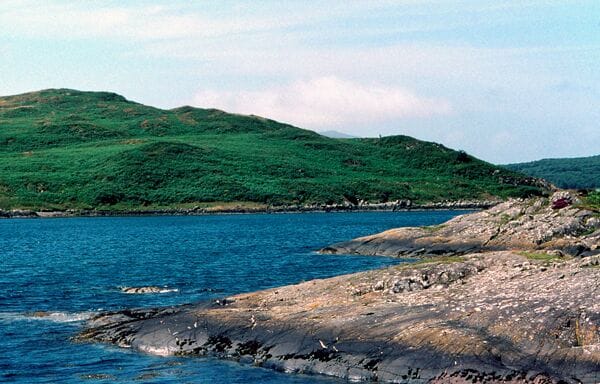 Eilean Arsa. Eilaen Arsa from the western leg of the Croabh Haven Causeway.