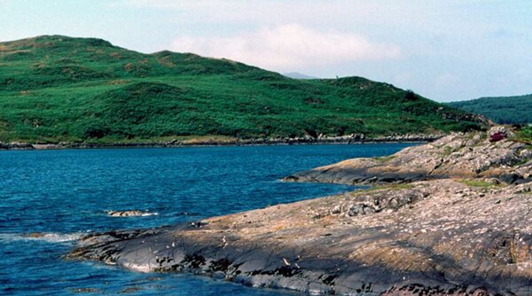 Eilean Arsa. Eilaen Arsa from the western leg of the Croabh Haven Causeway.