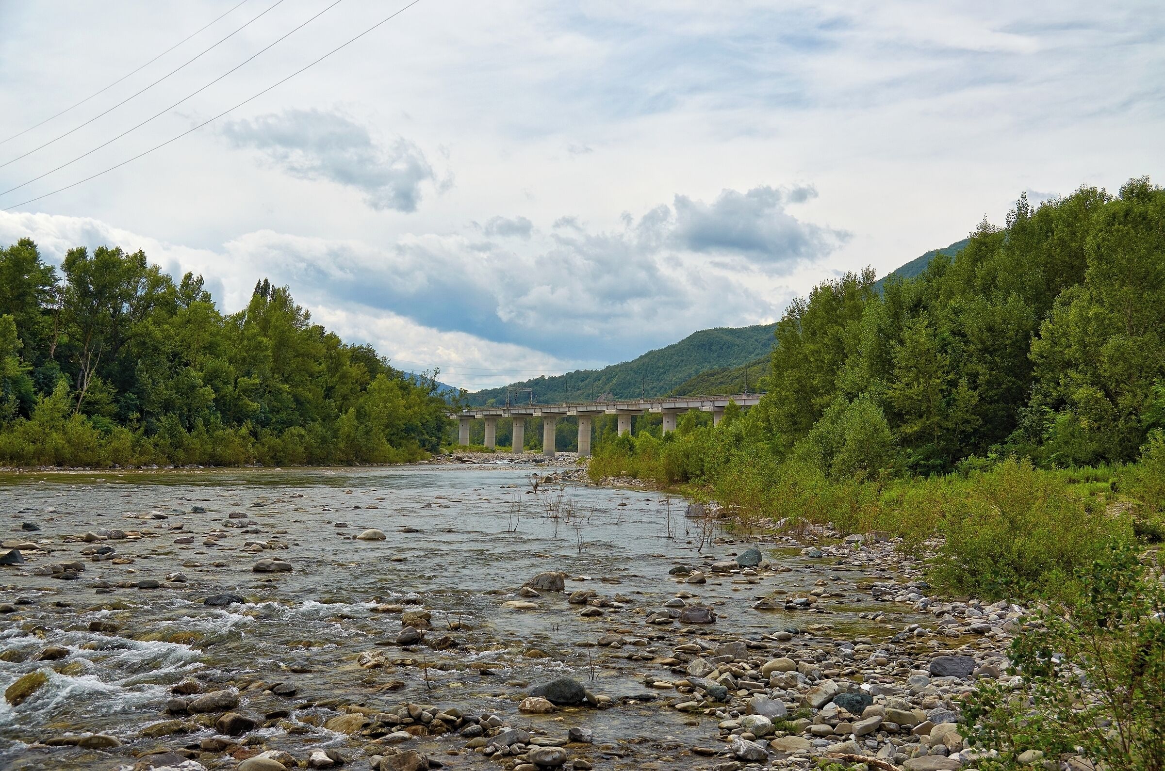 Ponte della ferrovia sul Taro