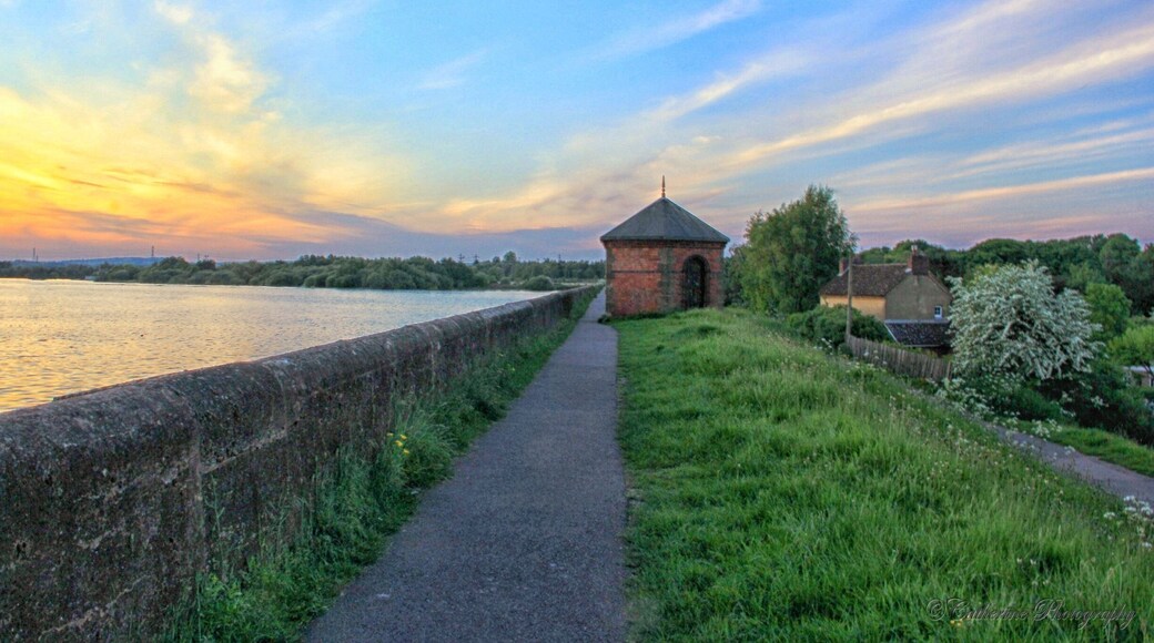 Everything within easy reach, I am lucky that my hometown has so much to offer for our need - plAces for hiking, water sport, birds watching and etc. #England #hiking #travel #ruin #water #nationalpark