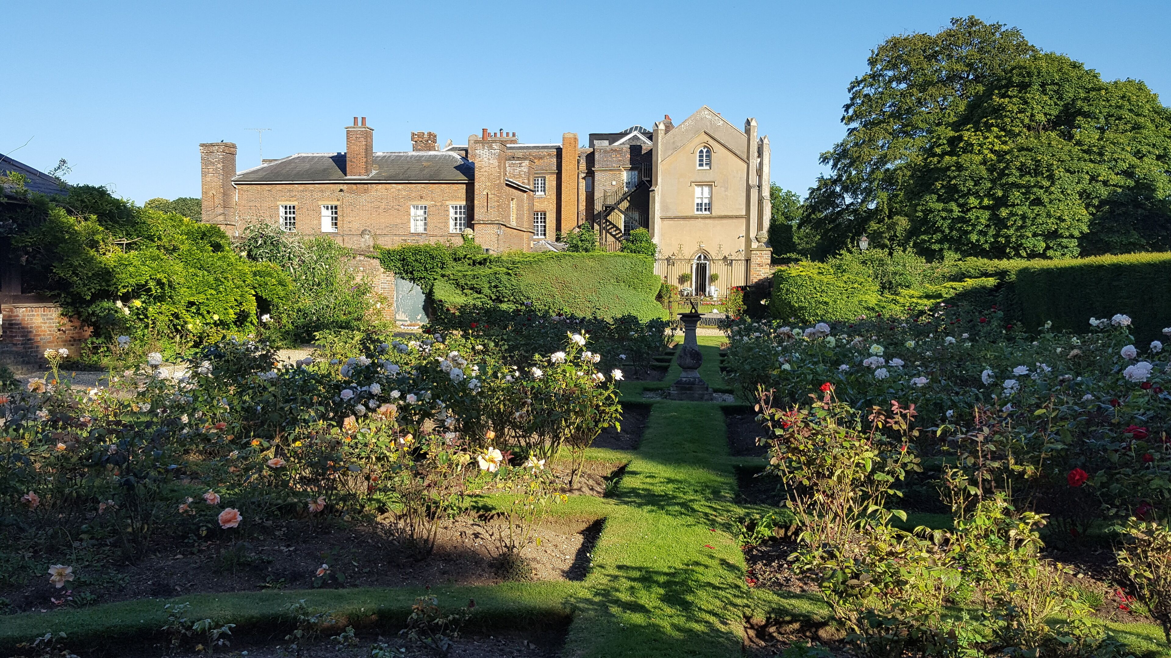 Offley Place (Hertfordshire Educational Department Residential Centre) And Linked North Service Block Wikidata has entry Q26469477 with data related to this item.