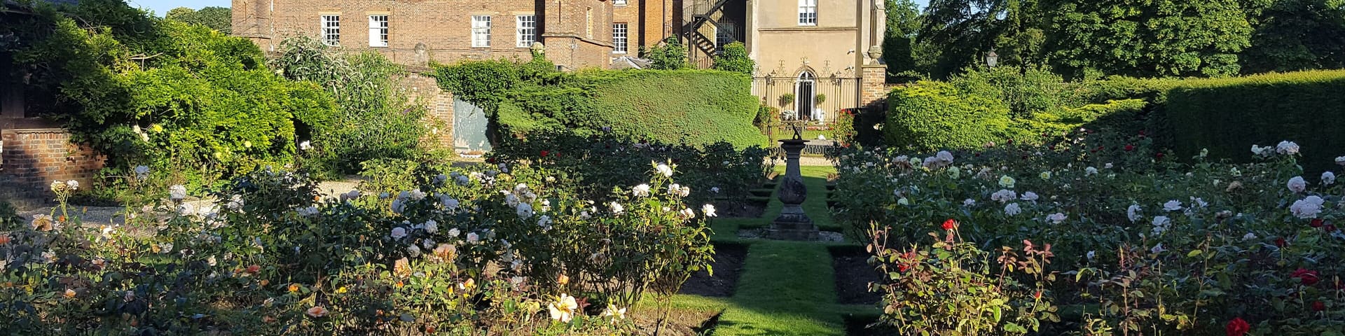 Offley Place (Hertfordshire Educational Department Residential Centre) And Linked North Service Block Wikidata has entry Q26469477 with data related to this item.