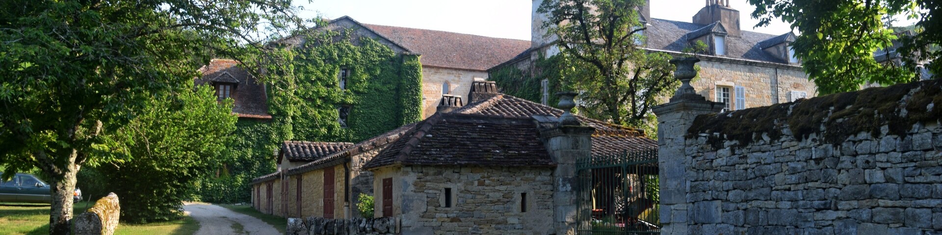 This building is en partie classé, en partie inscrit au titre des Monuments Historiques. It is indexed in the Base Mérimée, a database of architectural heritage maintained by the French Ministry of Culture, under the reference PA00095750 .