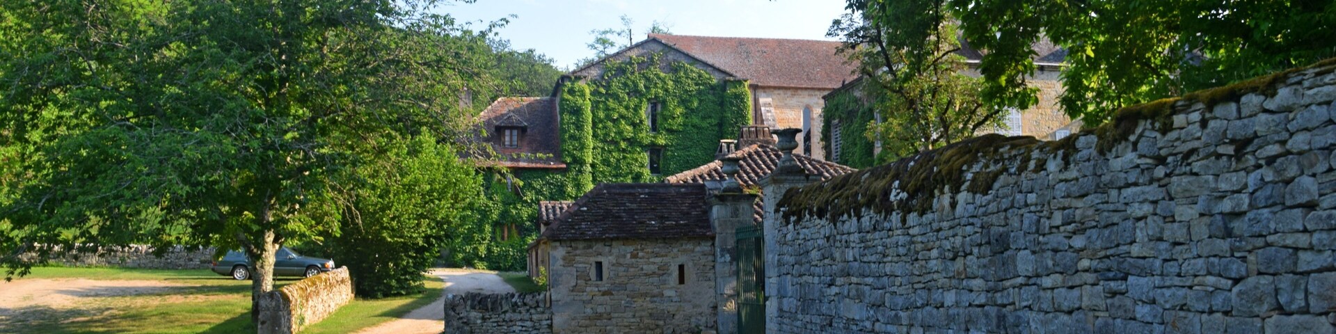 This building is en partie classé, en partie inscrit au titre des Monuments Historiques. It is indexed in the Base Mérimée, a database of architectural heritage maintained by the French Ministry of Culture, under the reference PA00095750 .