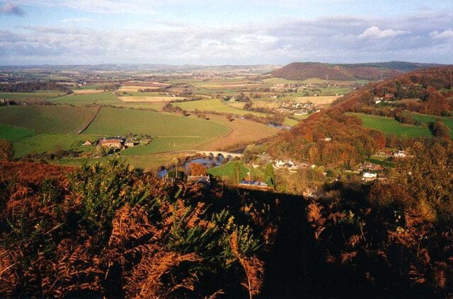 The top of Coppet Hill Coppet Hill provides a good viewpoint (as good as Symonds Yat but with no crowds). Looking north-east over Kerne Bridge and the river Wye, with some good autumn colour.