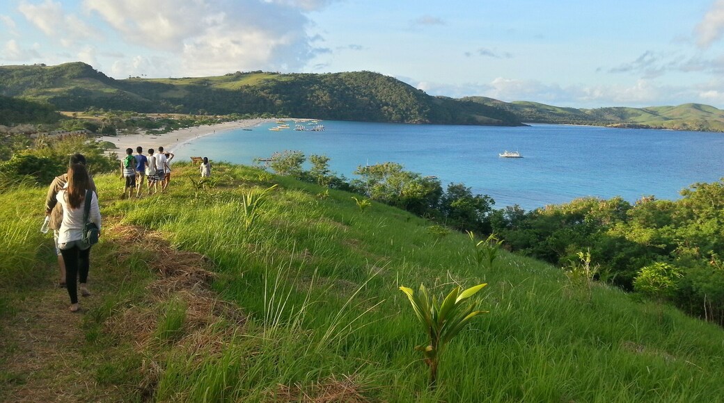Atop the hills of the Tinaga Island, you'll have an amazing view of the whole Mahabang Beach shores. I'm glad we're able to have a trek in this hill just before we returned into the mainland. I just so love it ;)