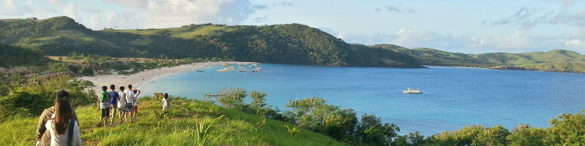 Atop the hills of the Tinaga Island, you'll have an amazing view of the whole Mahabang Beach shores. I'm glad we're able to have a trek in this hill just before we returned into the mainland. I just so love it ;)