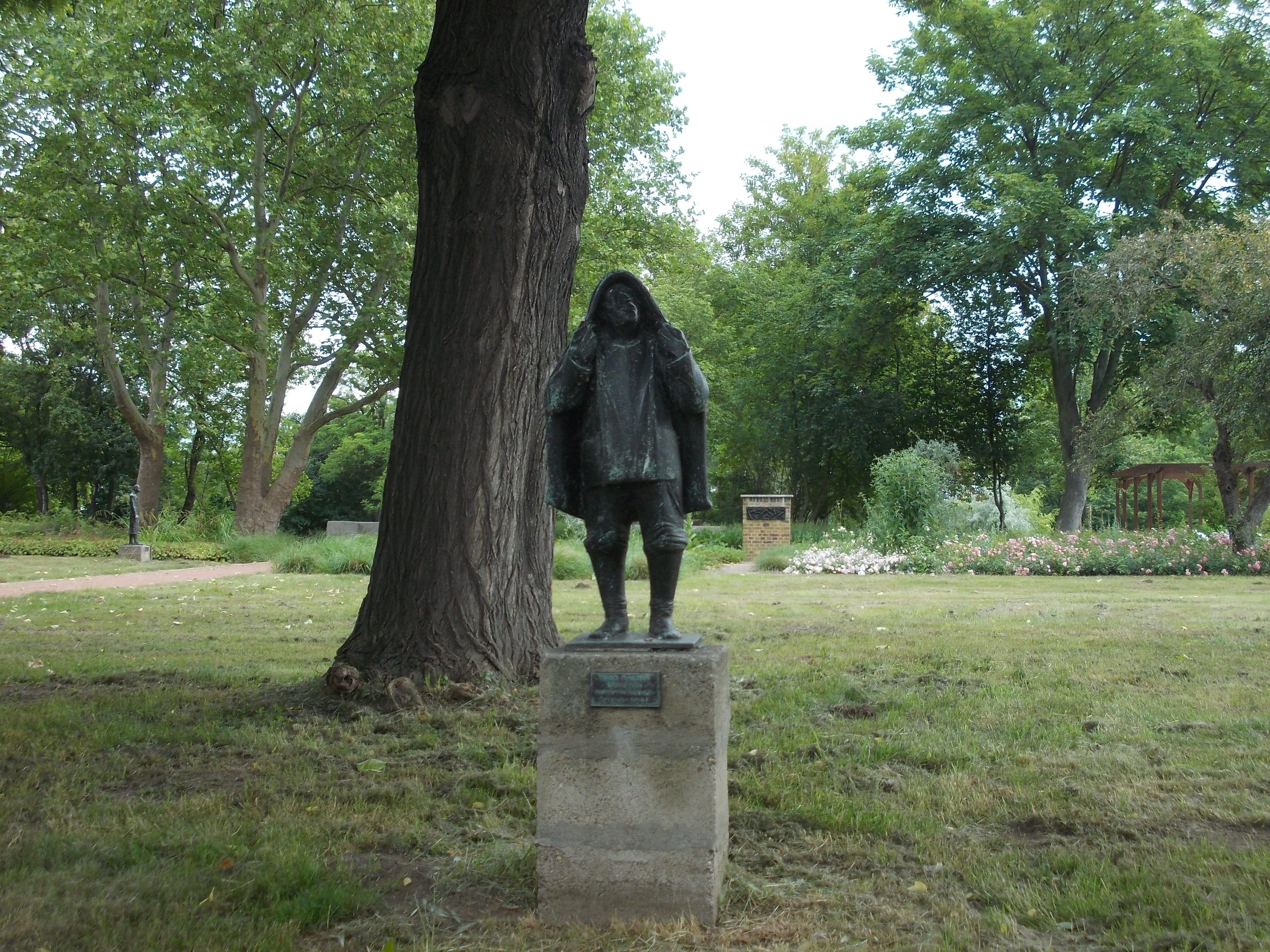 Sculpture Park in Leuna (district: Saalekreis, Saxony-Anhalt), "Romanian peasant" by Theo Balden