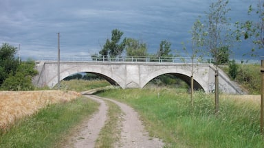 Bridge of the Merseburg-Leipzig railway line over the path between Trebnitz (merseburg) and Kreypau (Leuna), district: Saalekreis, Saxony-Anhalt