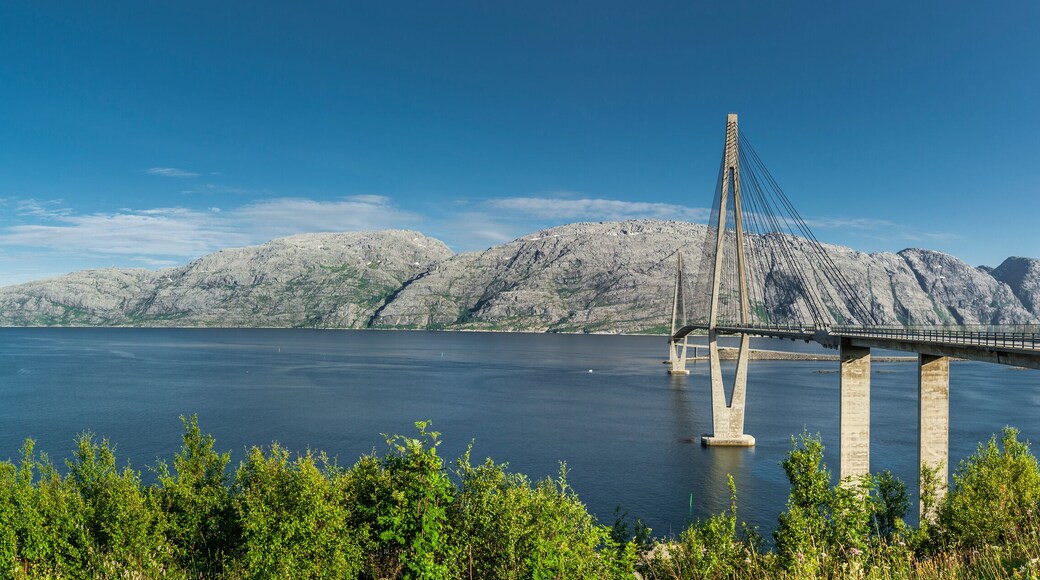 Helgelandsbrücke nach Sandnesjøen in Norwegen