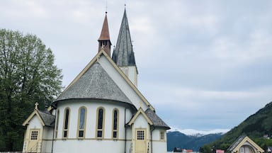 We needed to get up and walk a little so we paused at another #church :) #norway #roadtrip