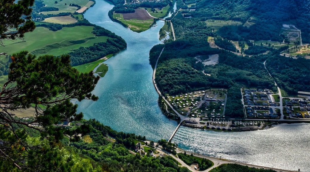 This photo was taken in early June this year during a tough 2 hour hike up from the town of Andalsnes to the Rampestreken viewpoint. The Photo does the view no justice at all. Absolutely stunning!! Highly recommended hike if in the area. #roadtrip #travel #mountains #river #norway #hike #perspectives