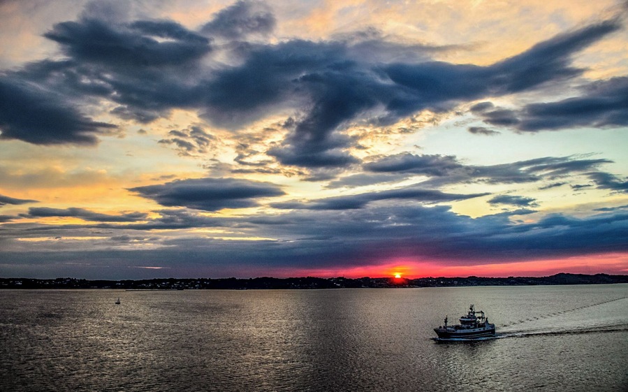 Setting sun viewed from Celebrity Eclipse cruise ship.