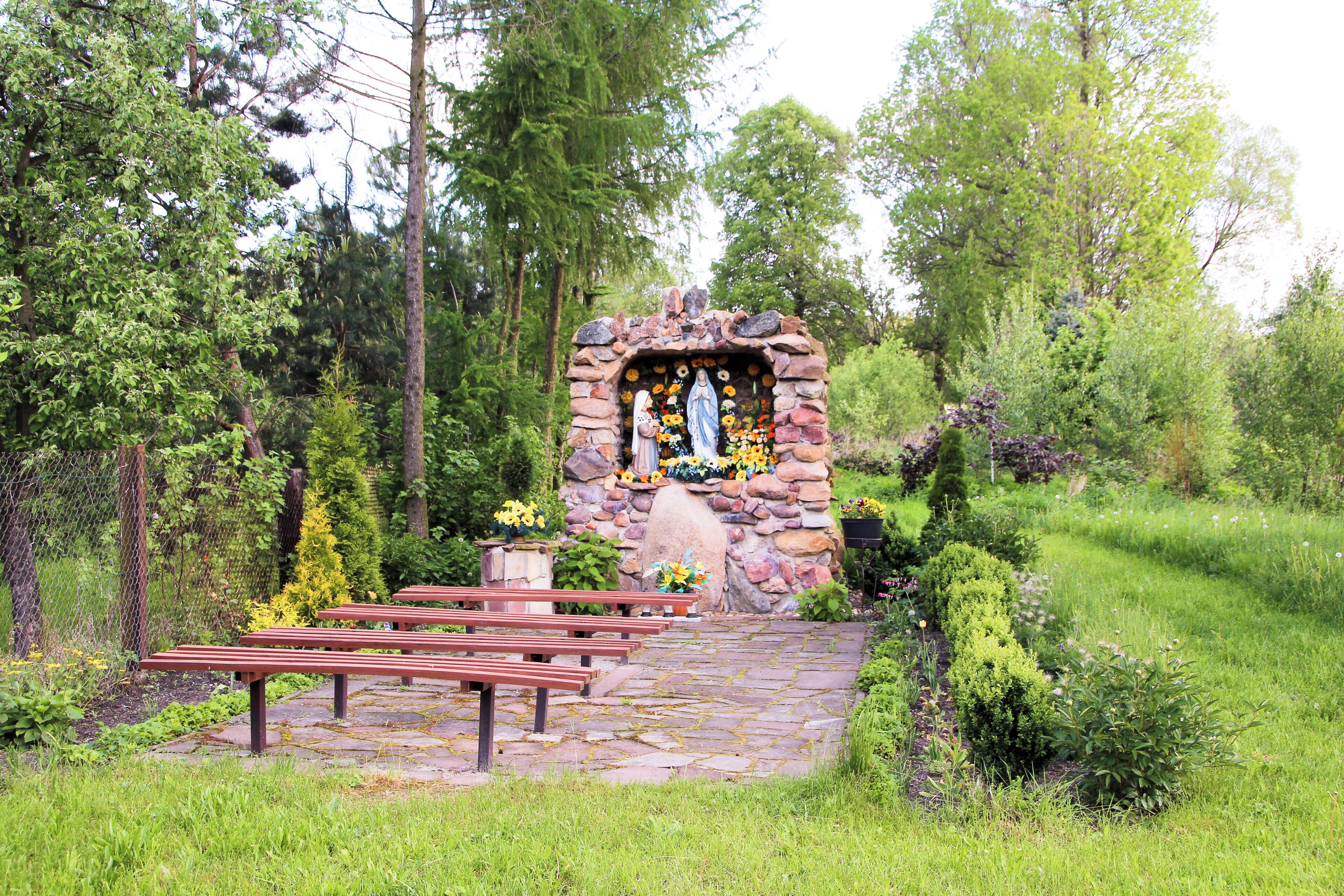 Stojanów - wieś w Polsce w województwie dolnośląskim w powiecie zgorzeleckim, w gminie Pieńsk.