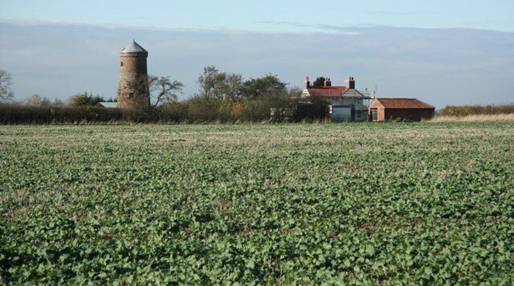 New Mill The "New Mill" (also known as Bluebell Mill) at North Kelsey seen from Southfield Road, an early 19th century tower mill that lost its four sails in a gale in 1923 and was powered by an oil-fired engine for a short while afterwards. It fell into disrepair until restored by the present owners in 1998