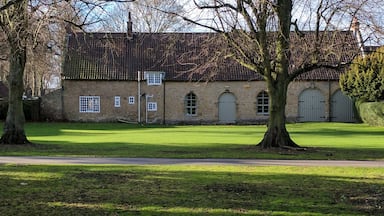 School House Cottage And Adjoining Manor Room, Buttery Lane, Teversal, Mansfield Wikidata has entry Q26528258 with data related to this item.