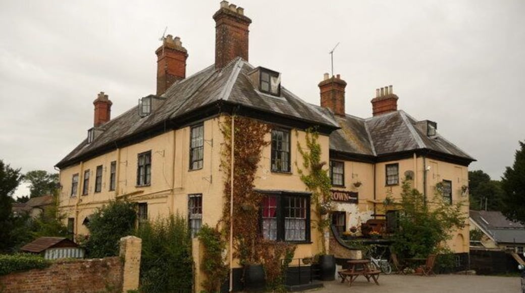 Everleigh - The Crown Hotel This establishment was once a dower house, a dower house is where the widow of an estate owner would live so that the inheritor of the estate could move into the main house.