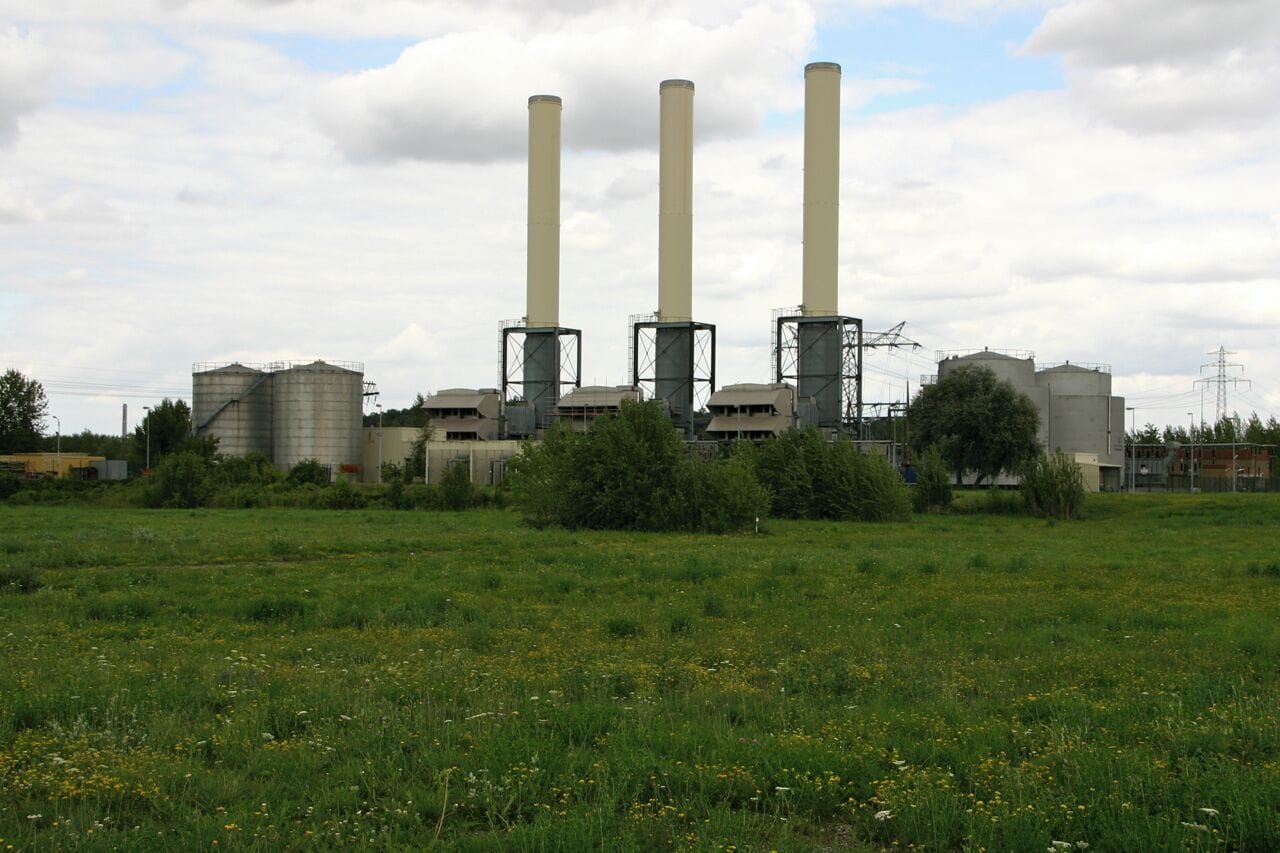 Spitzenlastkraftwerk Großkayna. Großkayna ist ein Ortsteil von Braunsbedra im Saalekreis in Sachsen-Anhalt, Deutschland.