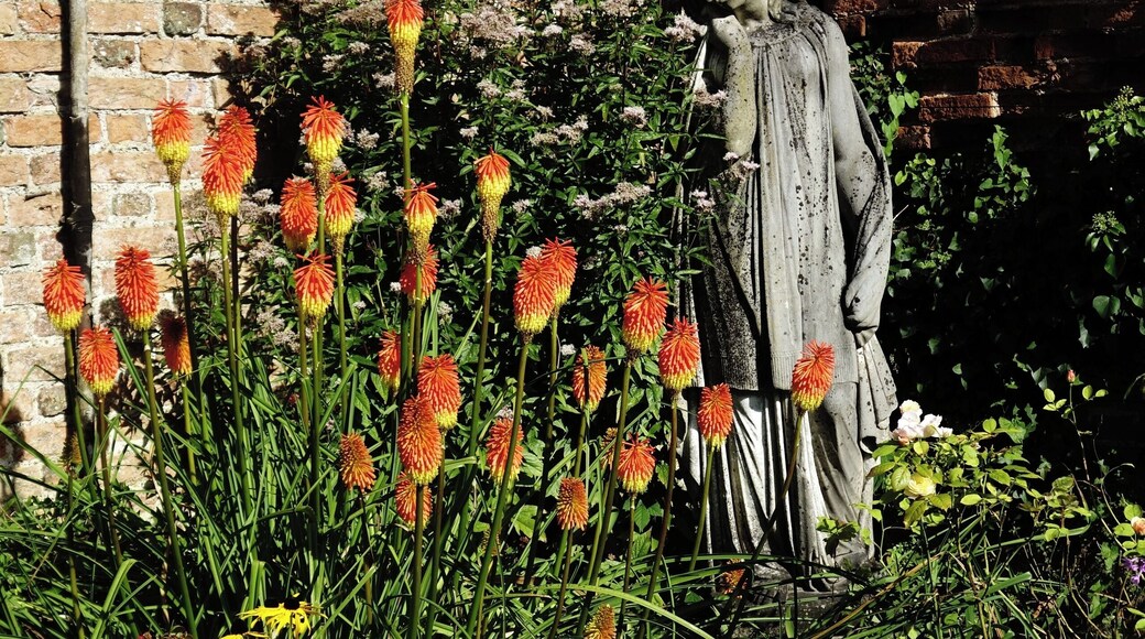 This is a photo of listed building number