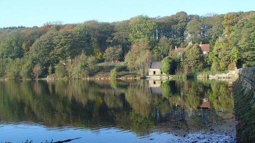 Lineacre Lower Reservoir Looking roughly north along the wall.