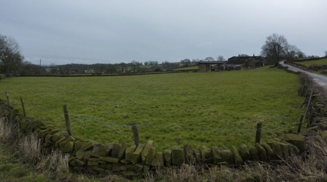 Fields and farm at Bage Hill