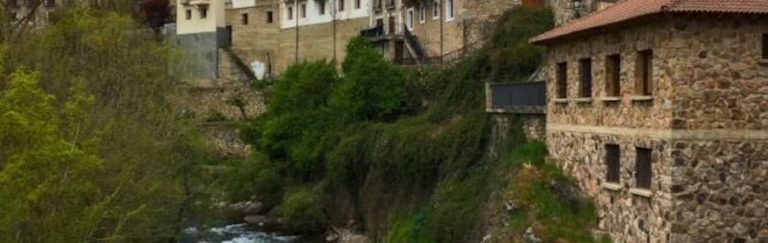 #villosladadecameros #larioja #spain #lifeatexpedia #sierradecameros
In La Rioja , Spain. There is a very secret area called Sierra de Cameros with incredible landscapes