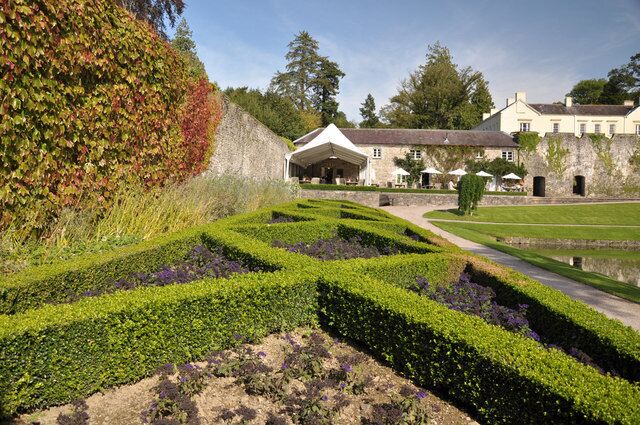Box hedge and tearoom - Aberglasney House