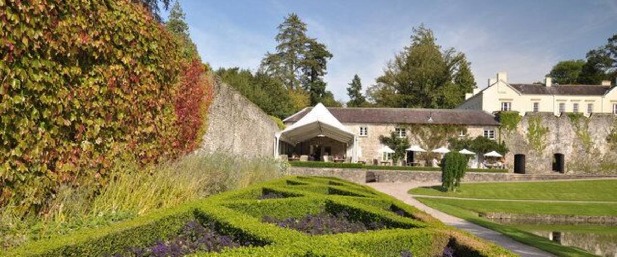 Box hedge and tearoom - Aberglasney House