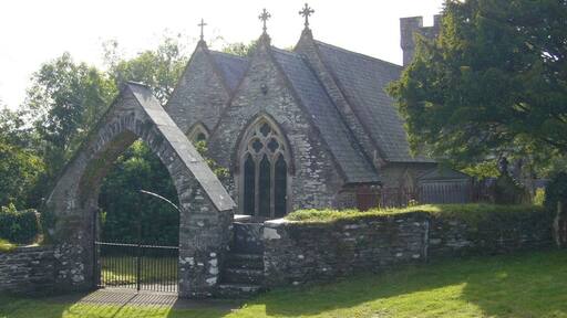 Why the stile? This is the church of St Clydey. At several of the Anglican churches (Yr Eglwys yng Nghymru) in this area we find a stile immediately beside the gates. Why? Was there a tradition that the gates were only opened for special occasions such as weddings and funerals?