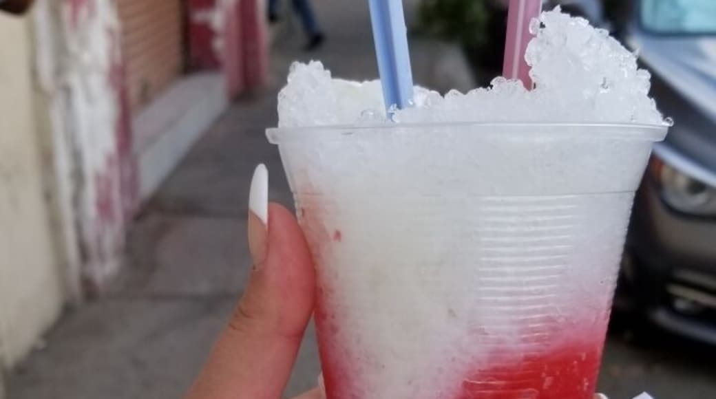 Rasapdo shaved ice strawberry with coconut #lifeatexpedia