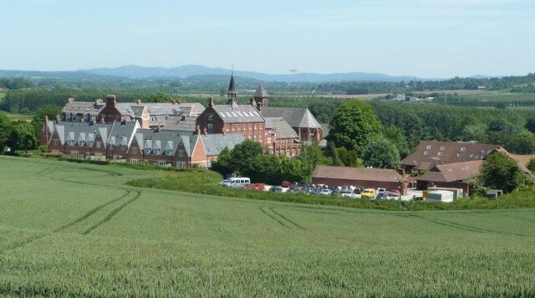 Bartestree Convent and St. Michael's Hospice The main convent buildings closed as a convent in 1992 and are now flats and apartments. The newer buildings to the right are those of St. Michael's Hospice, a charitable organisation which specialises in respite and end-of-life care. See; http://www.st-michaels-hospice.org.uk/ The view is east from Longworth Lane with the Malvern Hills in the far distance.