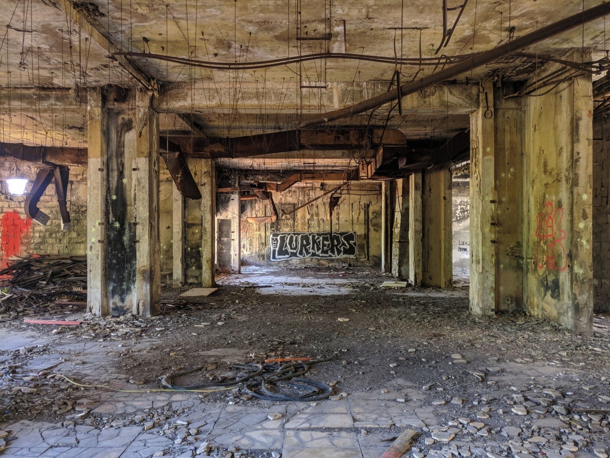 Inside the Kupari Hotel, one of a number of abandoned hotels in the Kupari complex.

Once a beautiful beachfront resort it was heavily damaged in the Croatian war of independence and has sat abandoned since. 

#Abandoned