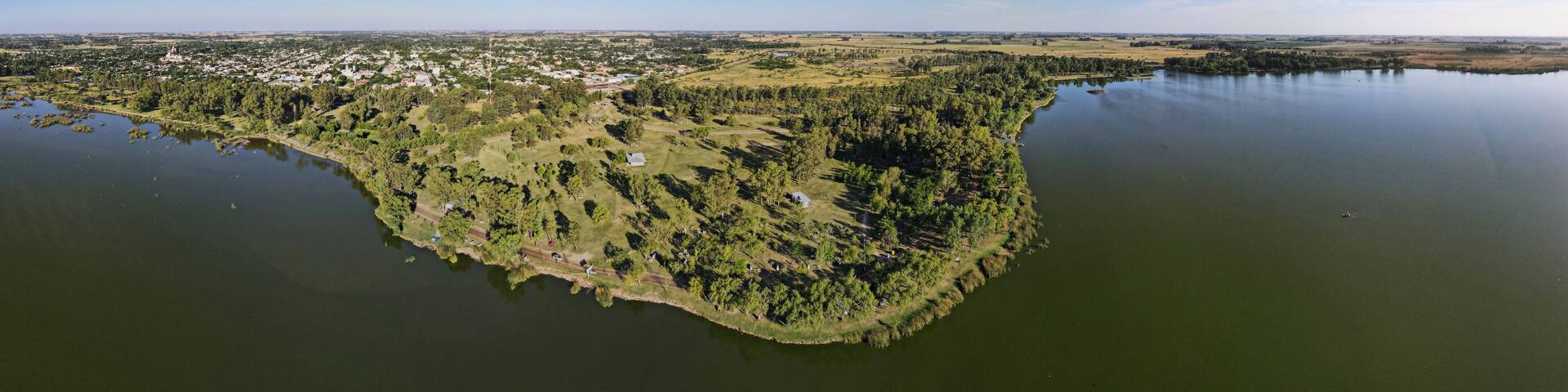 paisaje laguna en Navarro, Buenos Aires argentina