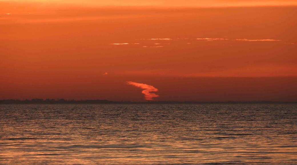 Strange phenomenon, western sky in the evening