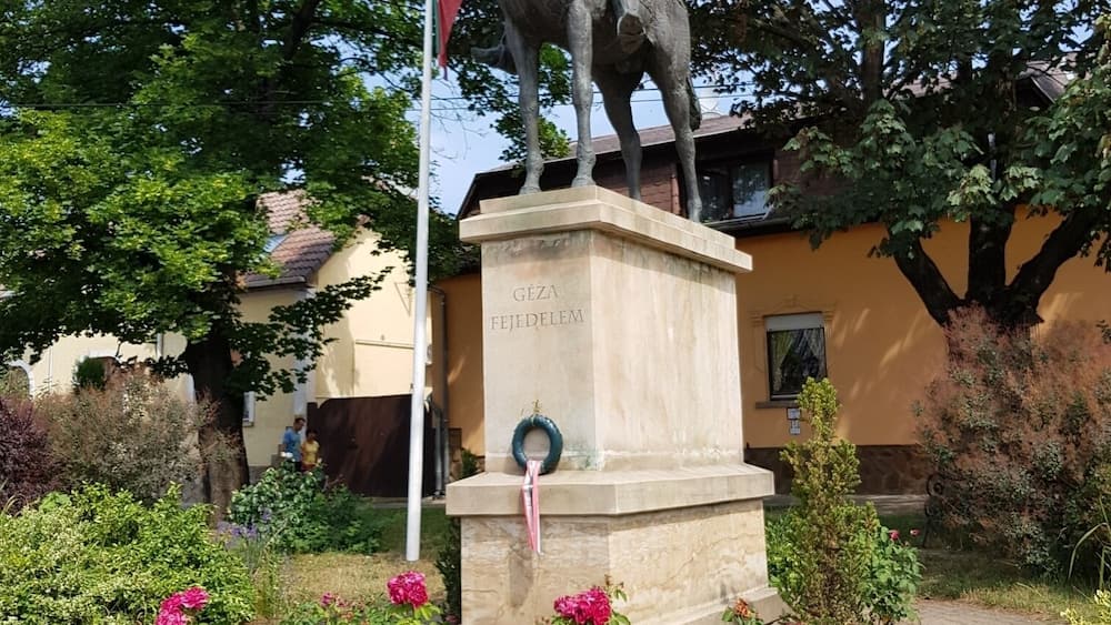 Hungarian knight sculpture