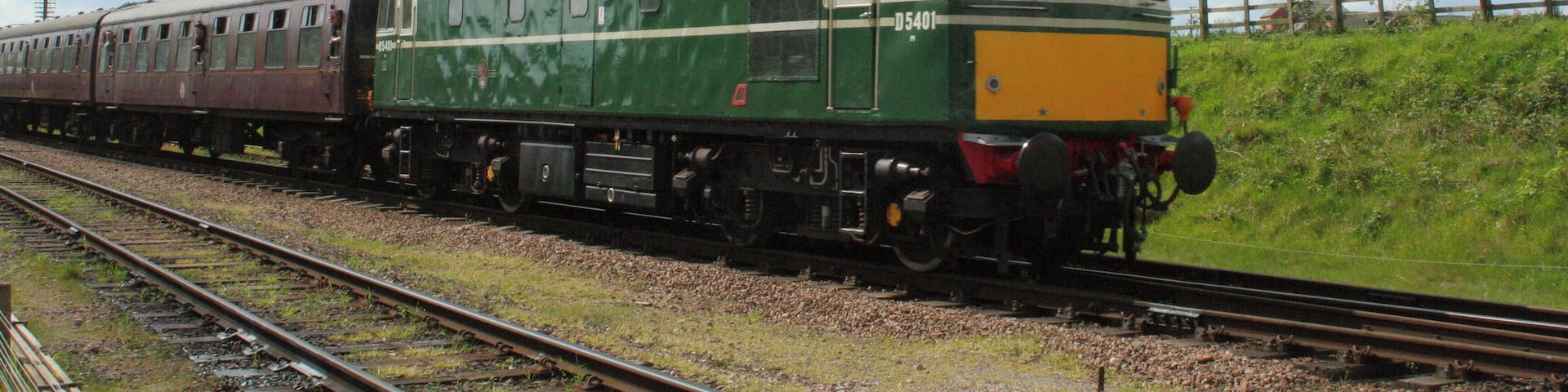D5401 at Quorn, northbound