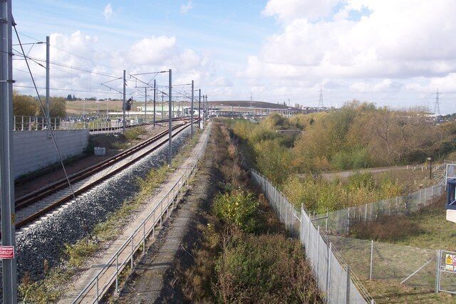 The new commuter link to Ebbsfleet Station This railway leads from Gravesend to the Channel Tunnel Rail Link. It gives fast access to London St.Pancras. Seen from the partly dismantled footbridge near South Kent Avenue. Ebbsfleet Station (not on this line) is seen in the background.