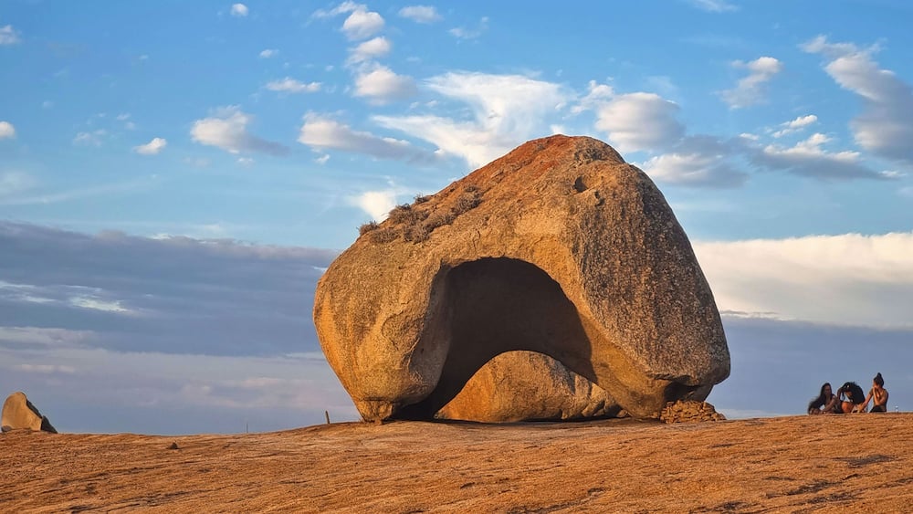 Formação rochosa, esculpida pelo vento natural, localizado no Lajedo Pai Mateus na cidade de Cabaceiras, Paraíba, Brasil.