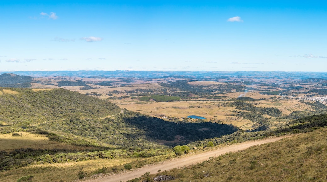 Paisagem com colinas e horizonte na região de Urupema - Santa Catarina - Brasil